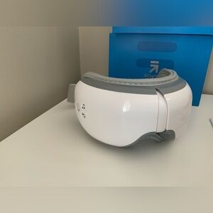 Renpho Eye Massager with heat